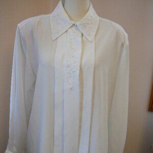 Jordan White Floral Embroidered & Pearl Long Sleeve Collared Button Up Blouse-12